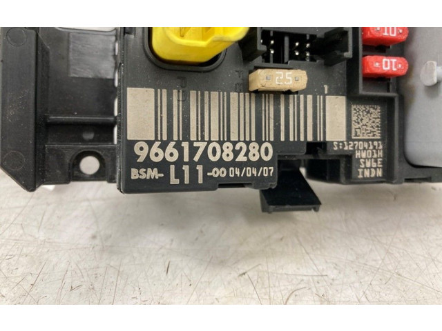 Блок предохранителей     Peugeot 207    