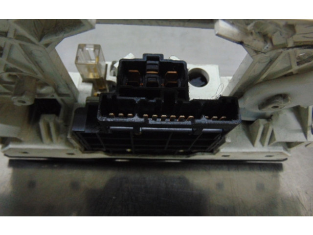 Блок управления климат-контролем Mitsubishi Carisma