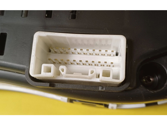 Přístrojová deska Toyota Avensis T250 2003 8380005550H, MB2574109784