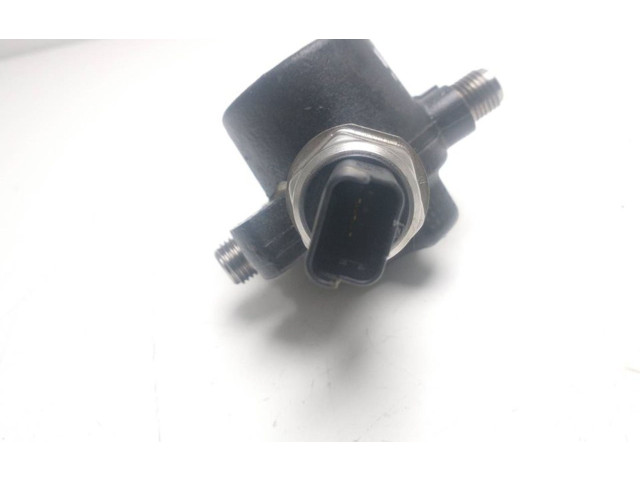 Топливная рампа R9144Z079B, 8200584033 Renault Twingo II