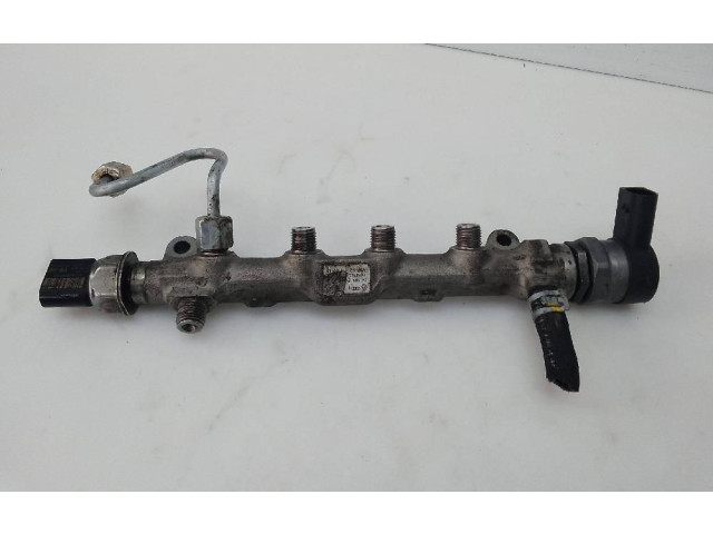 Топливная рампа 04L089B Audi A3 S3 A3 Sportback 8P