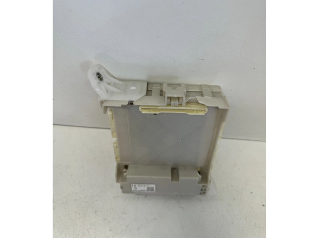 Pojistková skříňka 8273060180 Toyota Land Cruiser (J150) 2017