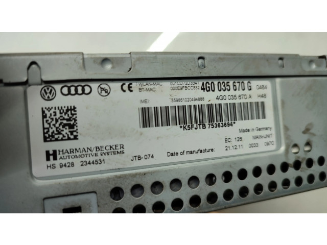 Радио/ проигрыватель CD/DVD / навигация