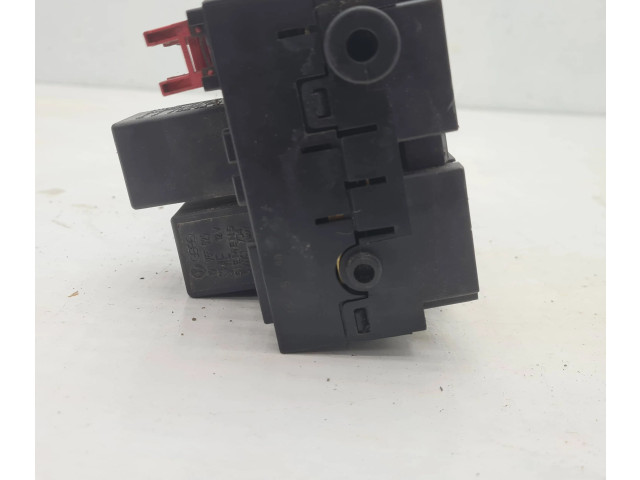 Pojistková skříňka 357937039 Volkswagen PASSAT B3 1991