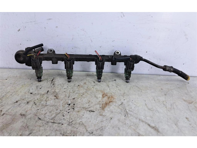 Топливная рампа Mitsubishi Carisma