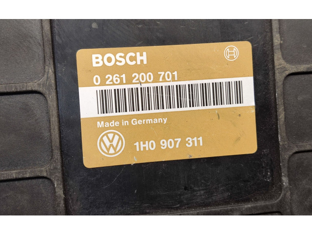 Блок управления двигателем ECU 1H0907311, 0261200701 Volkswagen Golf III 1996
