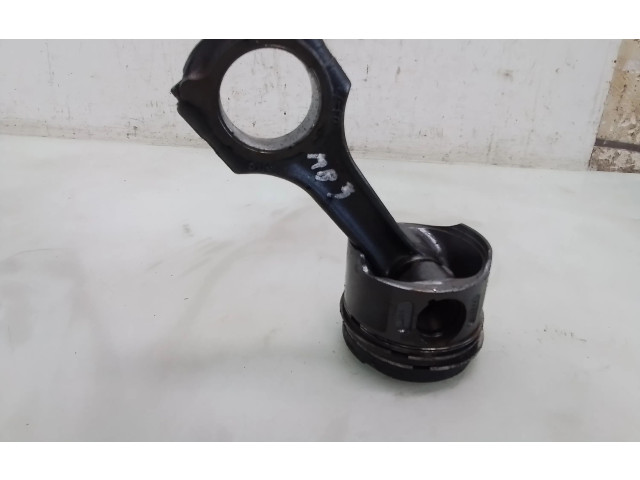 Píst 8854 Mercedes-Benz E W211