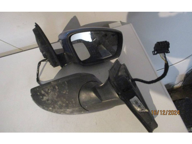 Зеркало электрическое Skoda Fabia Mk3 (NJ) 2015 - 2021 года