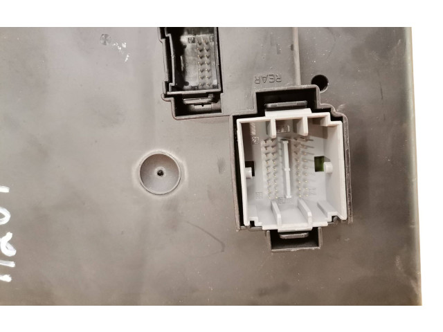 Блок предохранителей 8676391, 12217799   Volvo XC90    