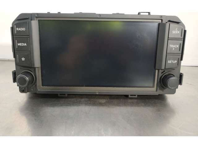 Радио/ проигрыватель CD/DVD / навигация