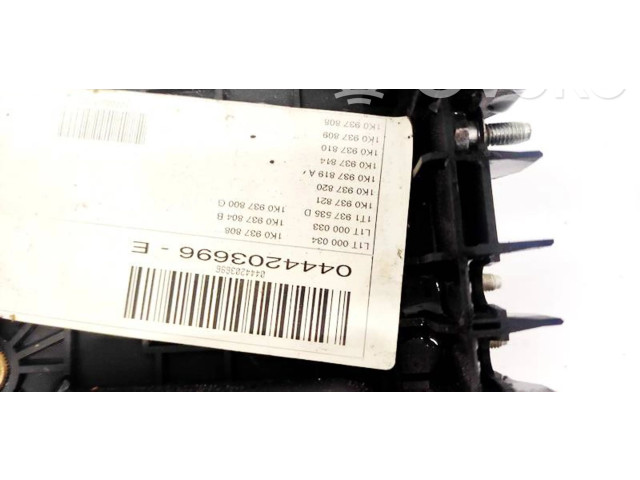 Блок предохранителей  1K0937821, 1K0937820   Volkswagen Touran I    