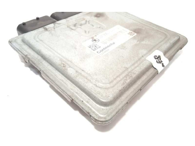 Блок управления двигателя 03F906070HH, 5WP44824   Skoda Fabia Mk2 (5J)