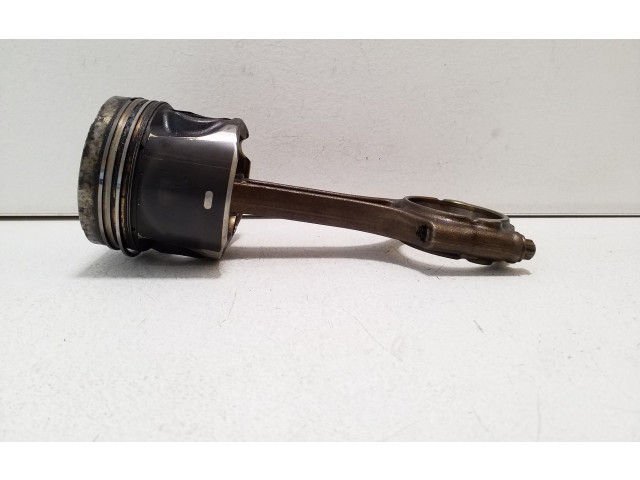  Поршень с шатуном  82L175  Volvo XC60  