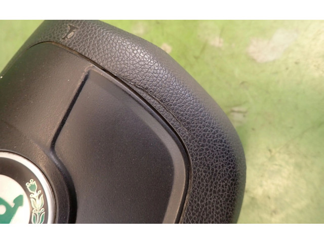 Подушка безопасности водителя 5J0880201K Skoda Octavia Mk1 (1U)