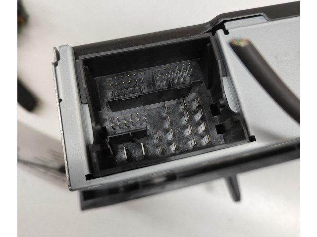 Радио/ проигрыватель CD/DVD / навигация 57H035816 Skoda Octavia Mk4