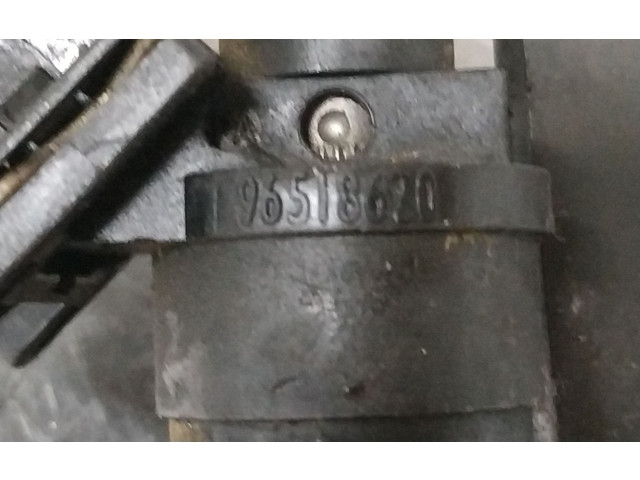 Vstřikovací lišta 96518620 Audi 80 90 B2