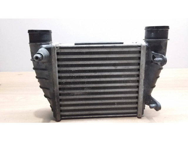 Интеркулер 8E0145806Q Audi A4 S4 B7 8E 8H 2.0