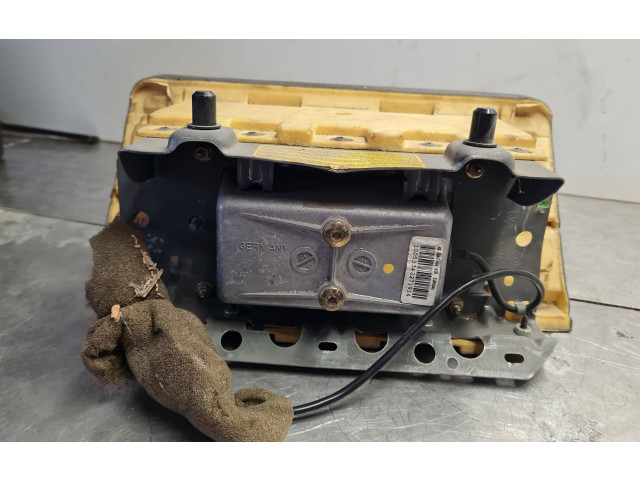 Масляный насос   8K9880702  Volkswagen Caddy 