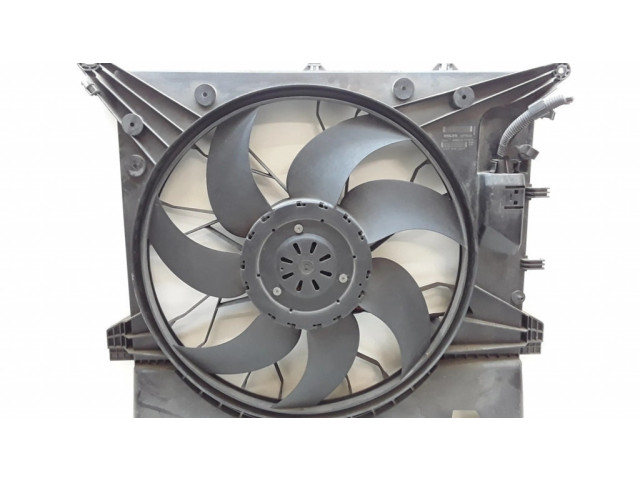 Вентилятор радиатора 30776236 Volvo XC90 2.4