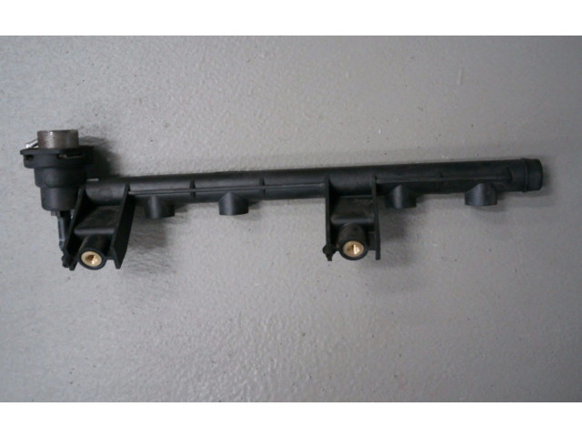 Vstřikovací lišta 7700870914   Renault Clio I     