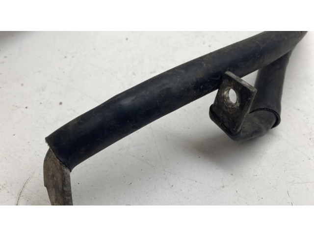 Плюсовый провод (аккумулятора)