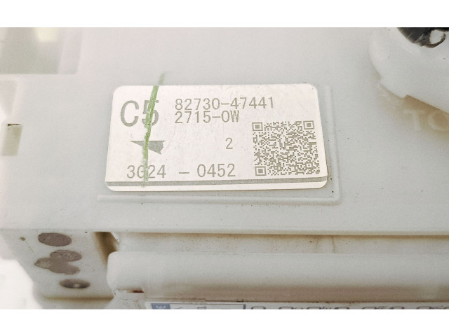 Pojistková skříňka 8273047441, 27150W Toyota Prius+ (ZVW40) 2013