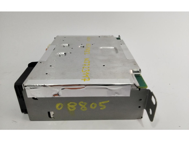 Радио/ проигрыватель CD/DVD / навигация 9847854380 Opel Combo