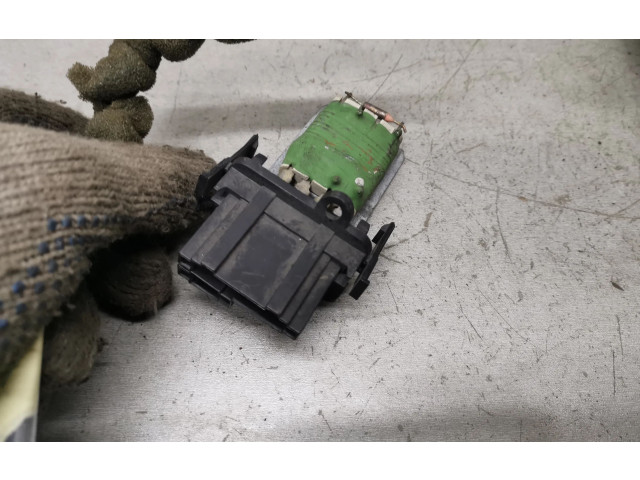 Вентилятор печки    881055650   Volkswagen Golf III