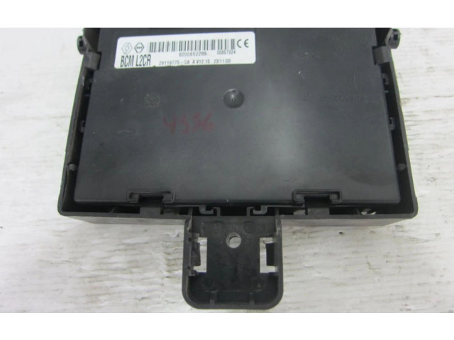 Блок предохранителей 8200652285 Renault Clio III