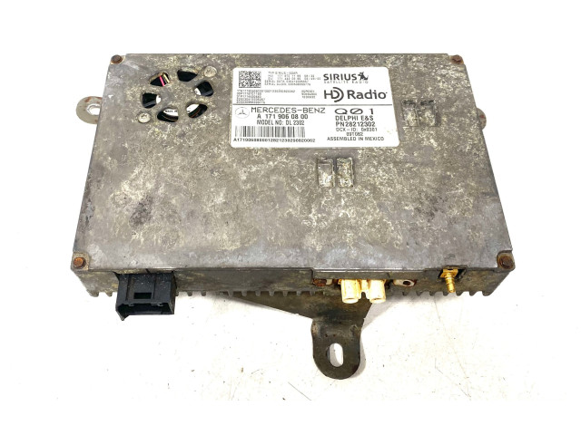 Радио/ проигрыватель CD/DVD / навигация