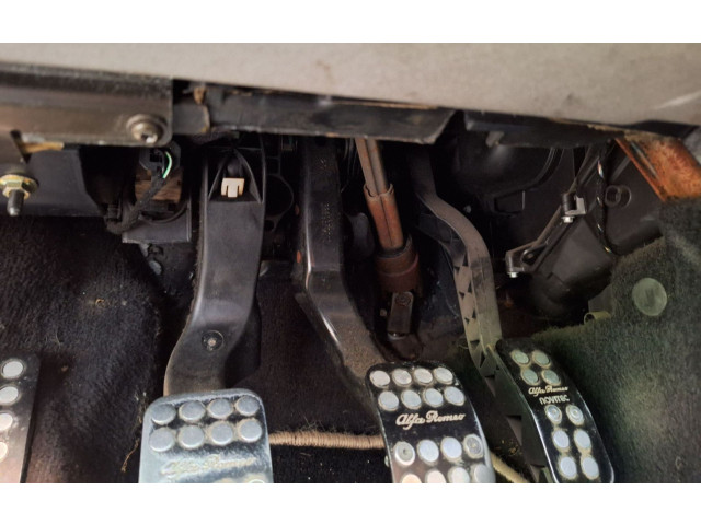    Рулевая рейка 0060693538   Alfa Romeo GT  -  года