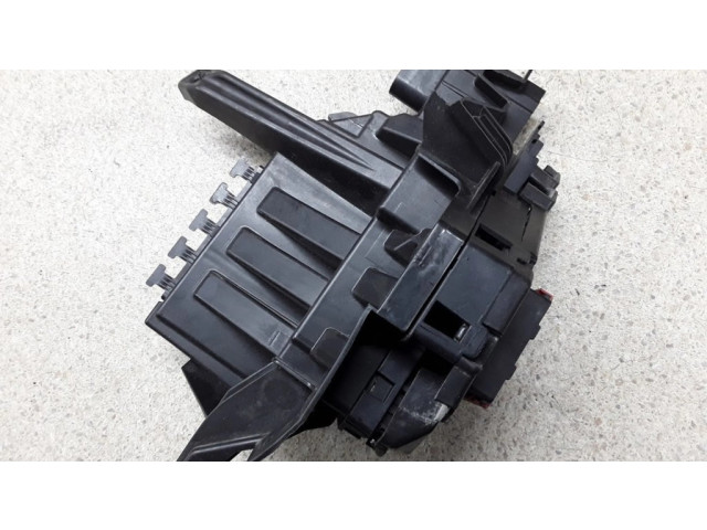 Узел подключения плюсовых проводов