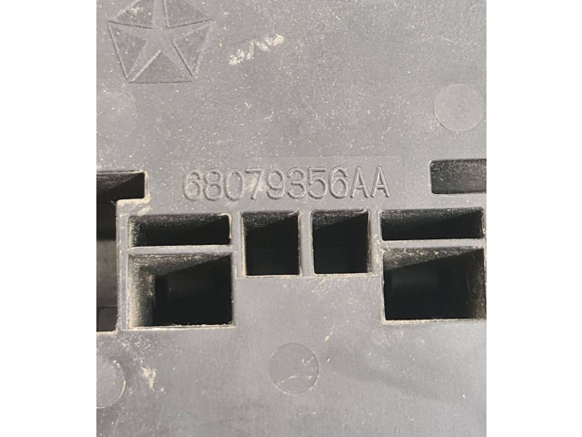 Блок предохранителей P68082308AB, 68079356AA   Fiat Freemont    