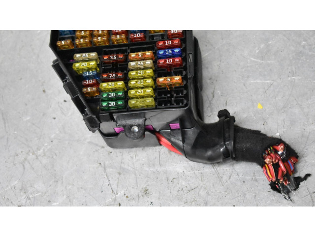   Pojistková skříňka    Audi A8 S8 D3 4E 2007