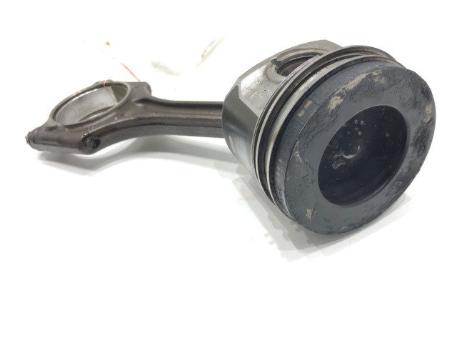 Píst D4204T8 Volvo V40