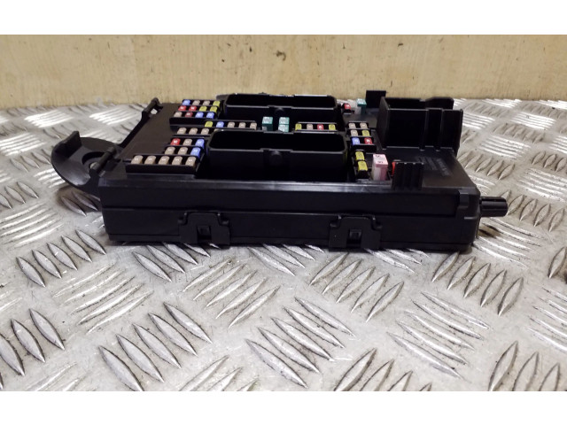 Блок предохранителей 31682732   Volvo XC90    