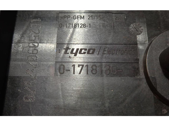   Pojistková skříňka 1K0937125A   Seat Altea 