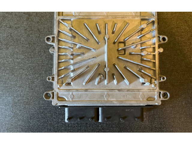 Блок управления двигателя 30771550AB, 0281012103 Volvo V70