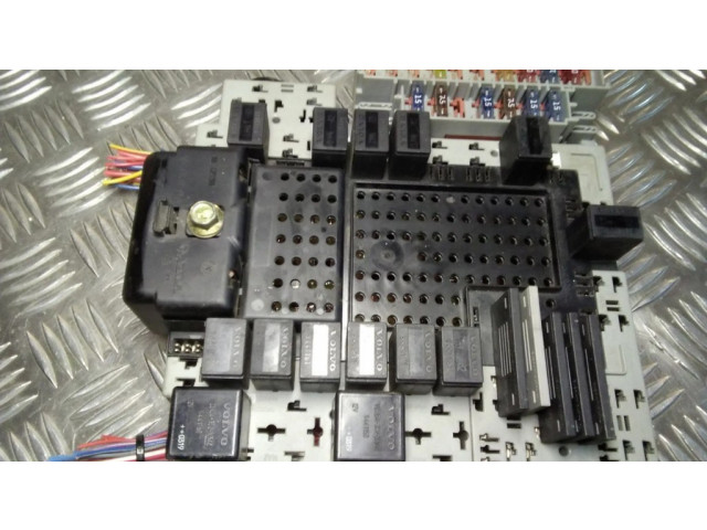 Pojistková skříňka 08696040, 08696098 Volvo S60 2003