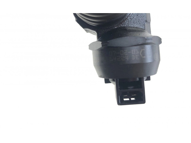 Комплект форсунок 0414720312, 038130073BQ Skoda Octavia Mk2 (1Z) BMM