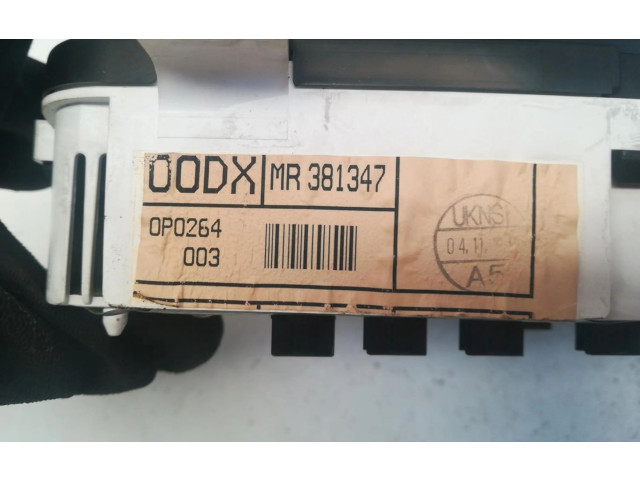 Панель приборов MR381347 Mitsubishi Carisma