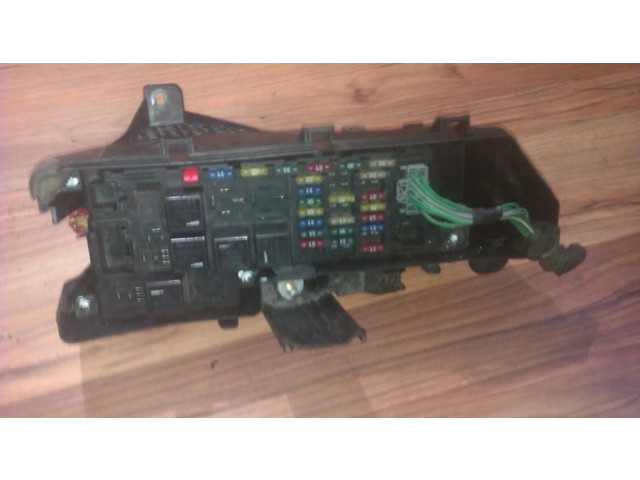 Блок предохранителей  518829106   Volvo S80    