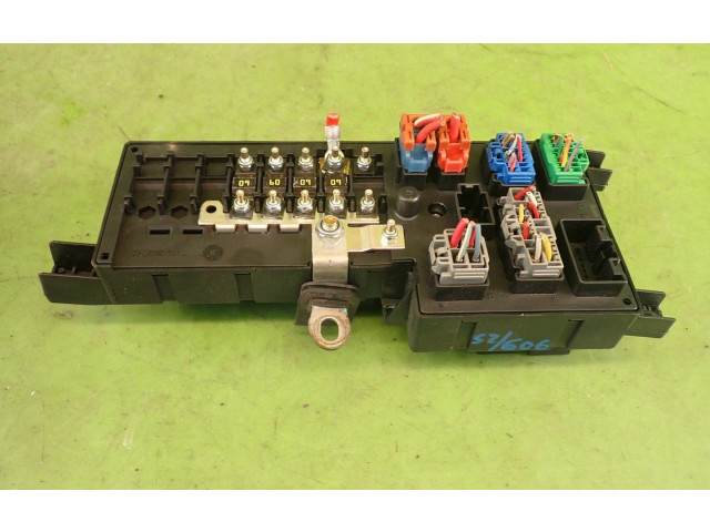 Блок предохранителей  8678449518829015   Volvo V70    