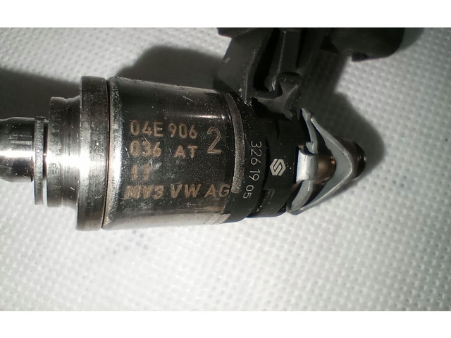 Топливная рампа 04E906036AT, 04C133320G   Skoda Fabia Mk3 (NJ)  