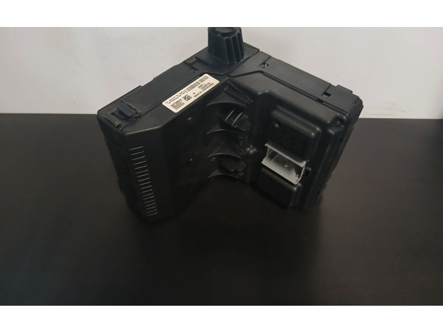 Pojistková skříňka 30728542, 12243779 Volvo S80 2005