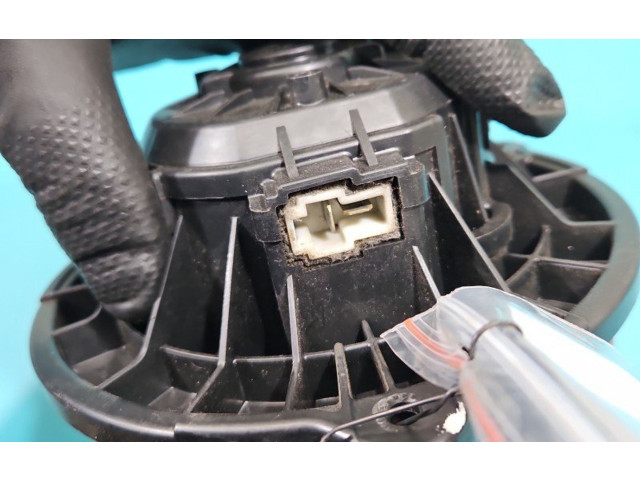 Вентилятор печки    EB1D1NXJAA, 97113J7000   KIA Ceed