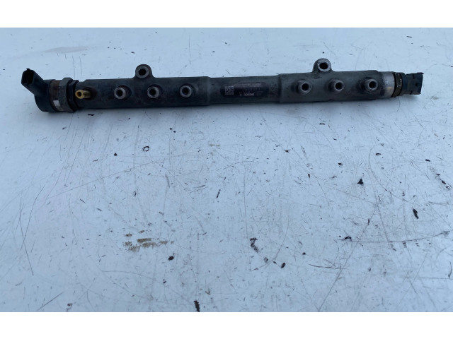 Топливная рампа 31259011   Volvo V70  