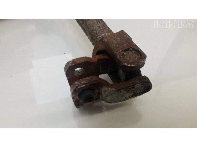 Крестовидная связь оси рулевого колеса