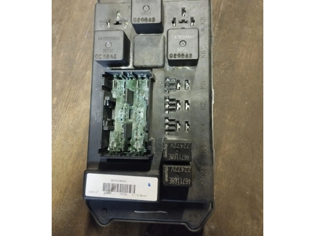 Блок предохранителей 56050066AC Jeep Grand Cherokee (WK)