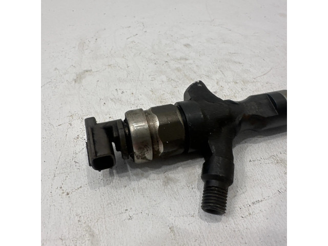 Vstřikovač 2367030080 Toyota Land Cruiser (J150) pro naftový motor 3.0